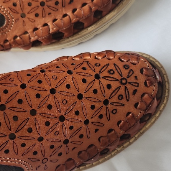 Brown Cutout Leather Slip-On Shoes - Picture 4 of 6